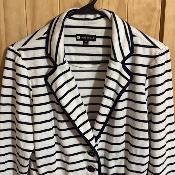 White and Blue Striped Blazer Jacket by Valerie Bertinelli - Picture 4 of 6